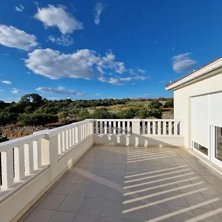 Maneni Vikendica Rogoznica (Sibenik-Knin)