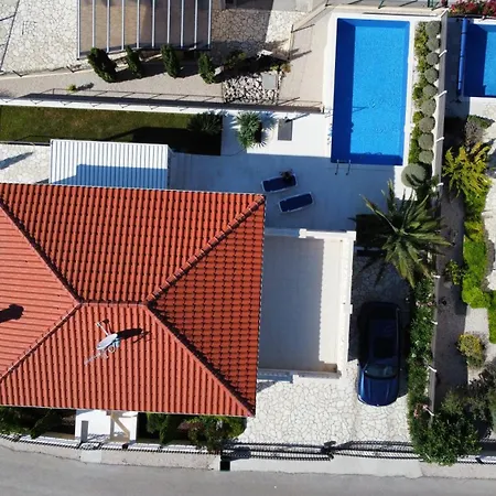 Maneni Holiday home *