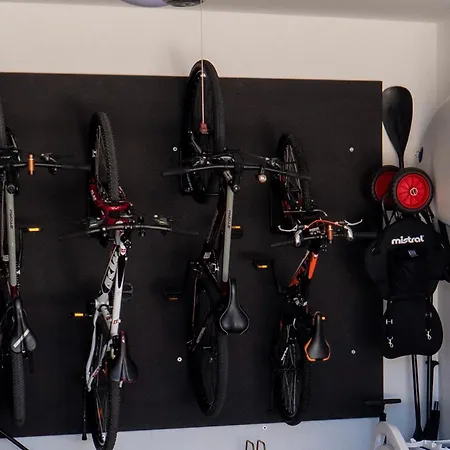 Maneni * Rogoznica (Sibenik-Knin)