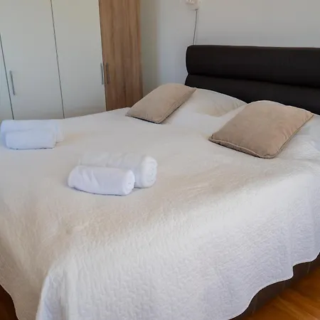 Maneni Hébergement de vacances Rogoznica (Sibenik-Knin)