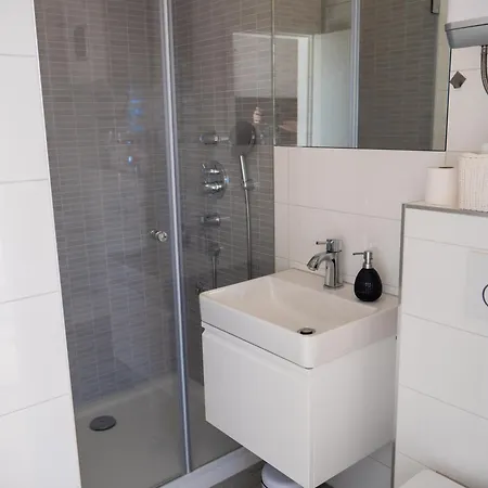 Maneni * Rogoznica (Sibenik-Knin)