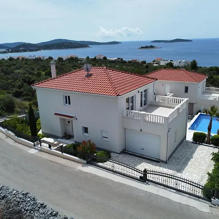 Maneni * Rogoznica (Sibenik-Knin)