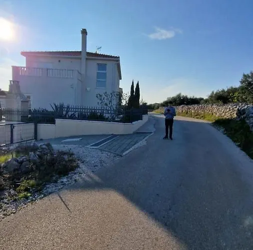 Maneni * Rogoznica (Sibenik-Knin)