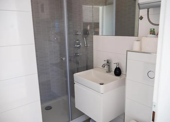 Maneni * Rogoznica (Sibenik-Knin)